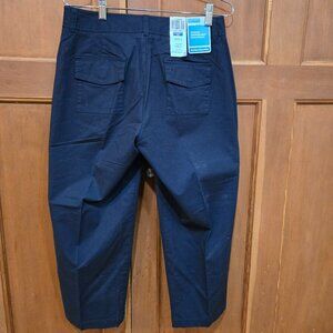 Dockers Women Stretch Cropped Pants Navy Blue Size 6 98% Cotton 2% Spandex